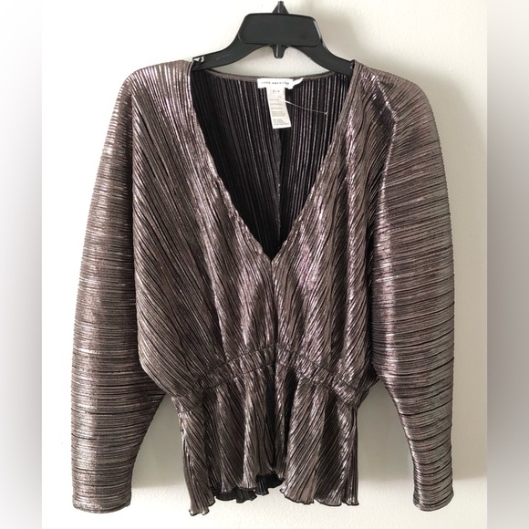 Good American Tops - Good American Metallic Pleated Top in Chrome